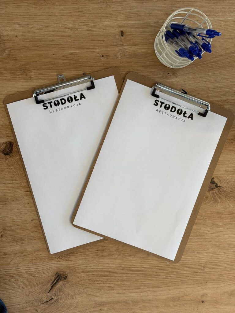 Podkładki do notatek z logo restauracji Stodoła